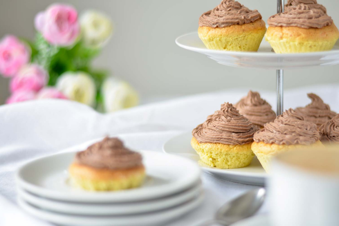 Pěnové muffiny s čokoládovým krémem Pěnové muffiny s čokoládovým krémem