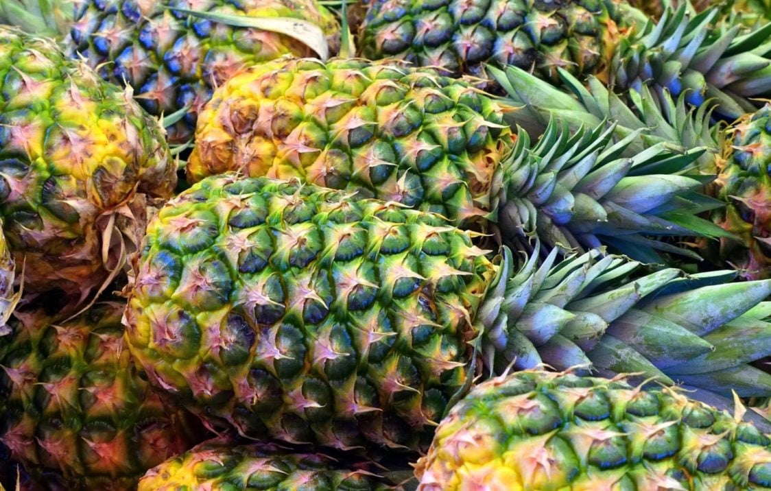 Foods containing digestive enzymes - pineapple