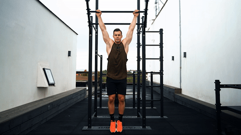 How to correctly perform the hanging knee raises?