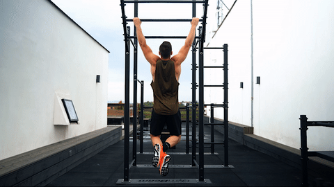 How to correctly perform the wide pull-ups?