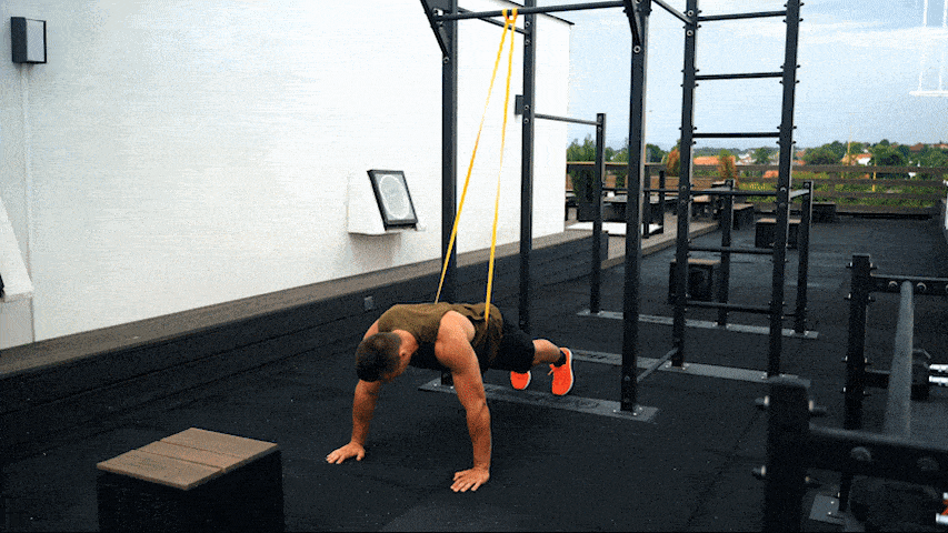 How to do band-assisted push-ups correctly?