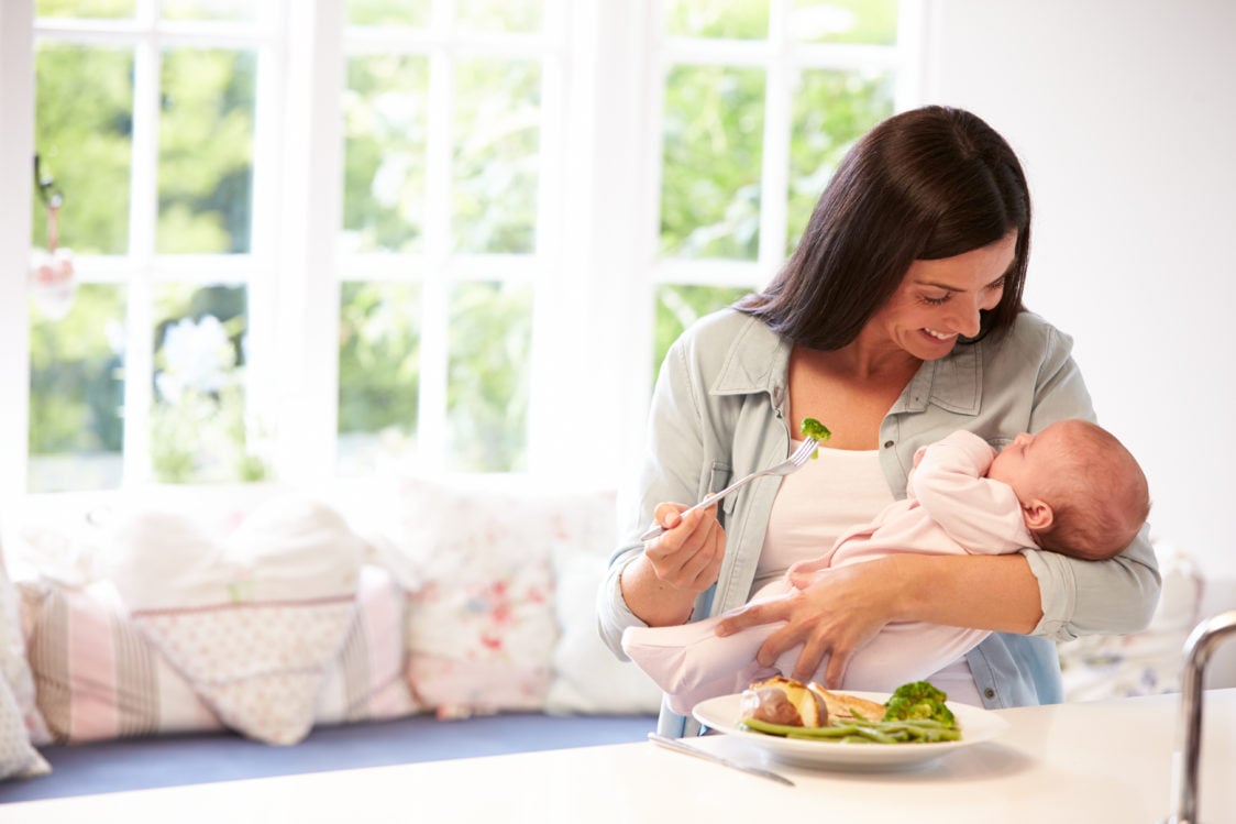 How to eat while breastfeeding?