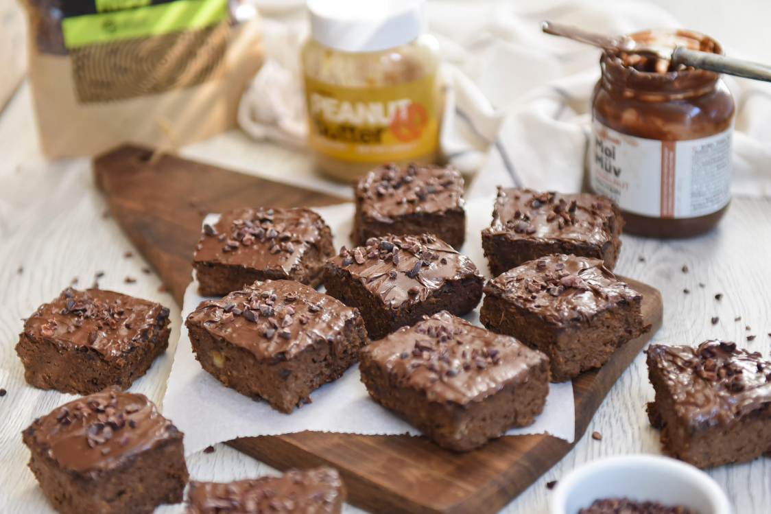 Fitness Recipe: Soft Banana Brownies with Peanut Butter and Cocoa
