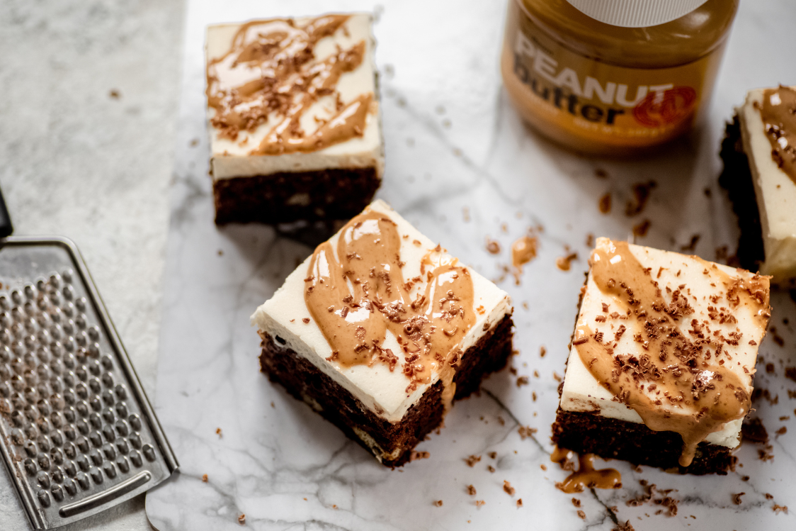 Brownies cheesecake with peanut butter