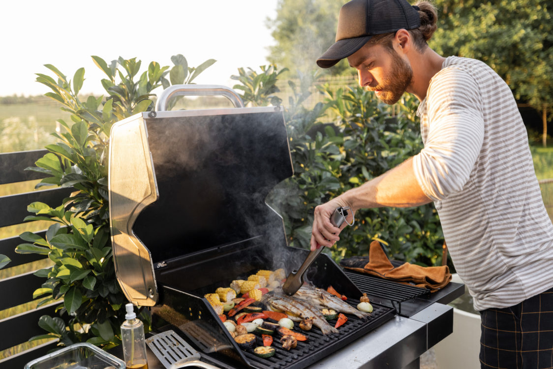 How to grill more healthily and avoid health problems?
