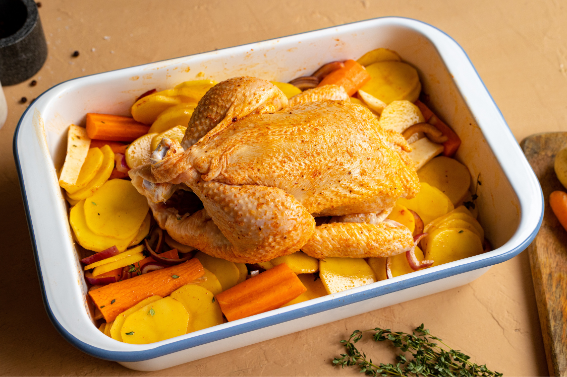 Šťavnaté pečené kuře s brambory a zeleninou - příprava