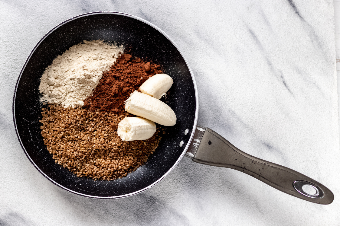 Sweet Banana Cocoa Bulgur Porridge - Ingredients in the Pan