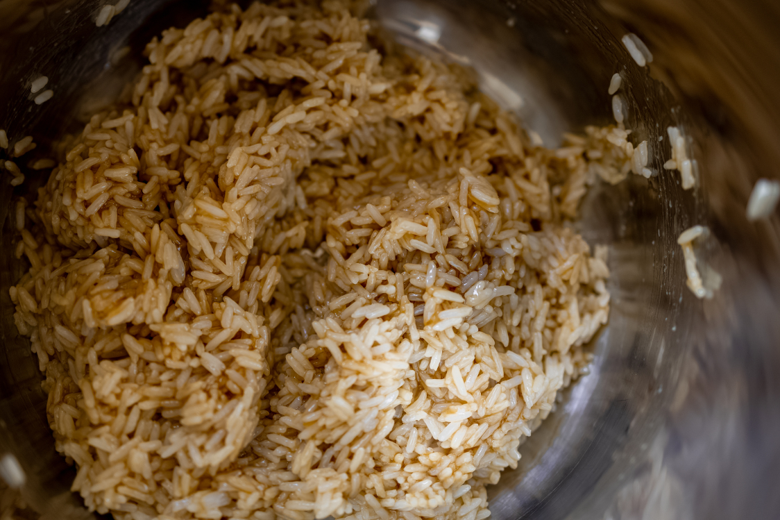 Poke bowl s lososem - Příprava rýže