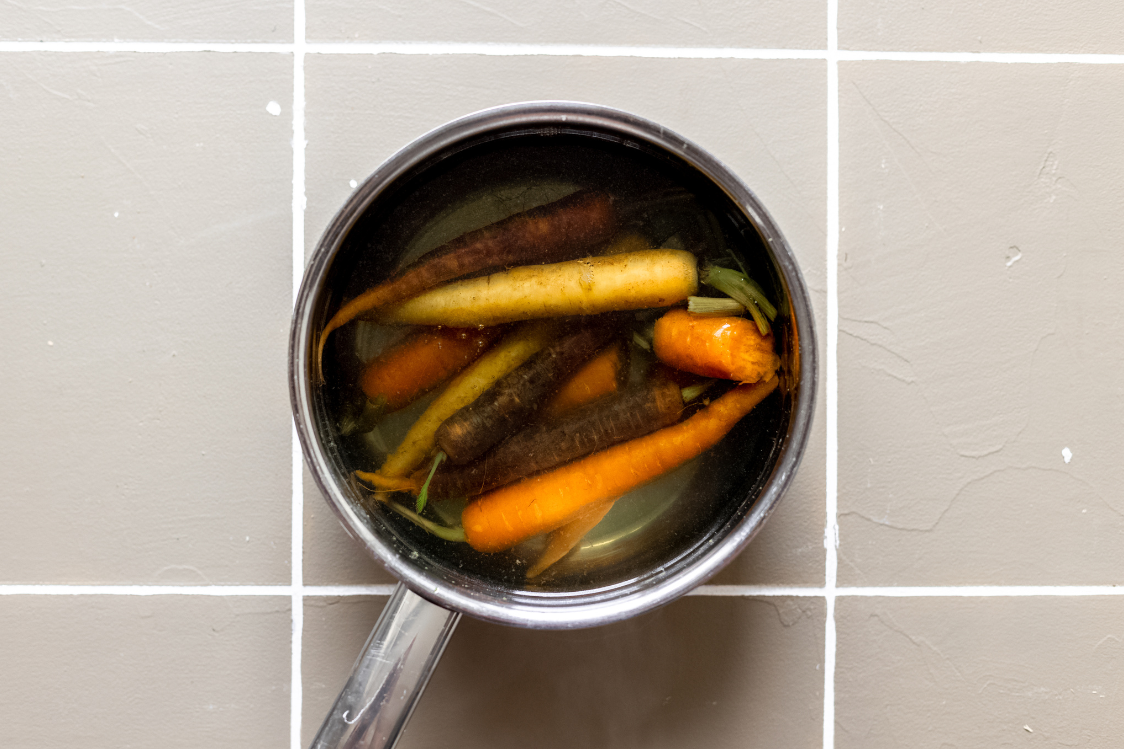 Kuskus s tuňákem a glazovanou mrkví - příprava mrkve