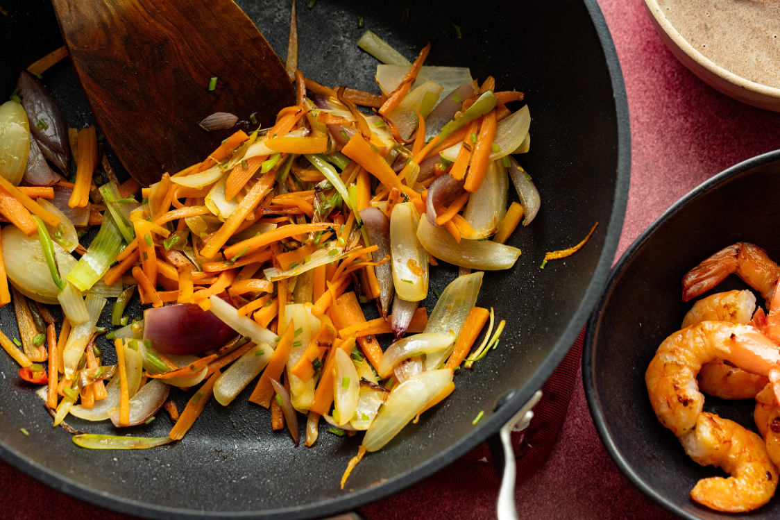 Asijské nudle s krevetami - postup Asijské nudle s krevetami - postup