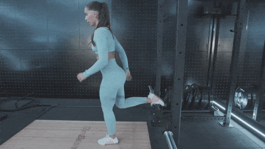 Jak správně cvičit bulharský dřep u hrazdy?