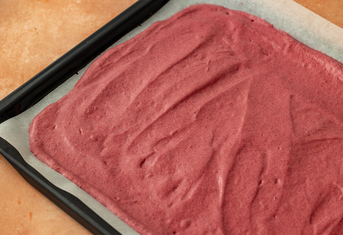 Red Velvet roláda plněná tvarohovým krémem - příprava těsta