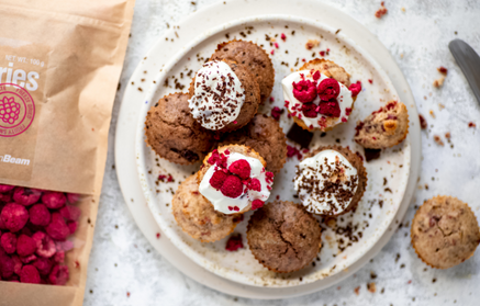 Fitness recept: Vláčné muffiny s čokoládovou a malinovou příchutí