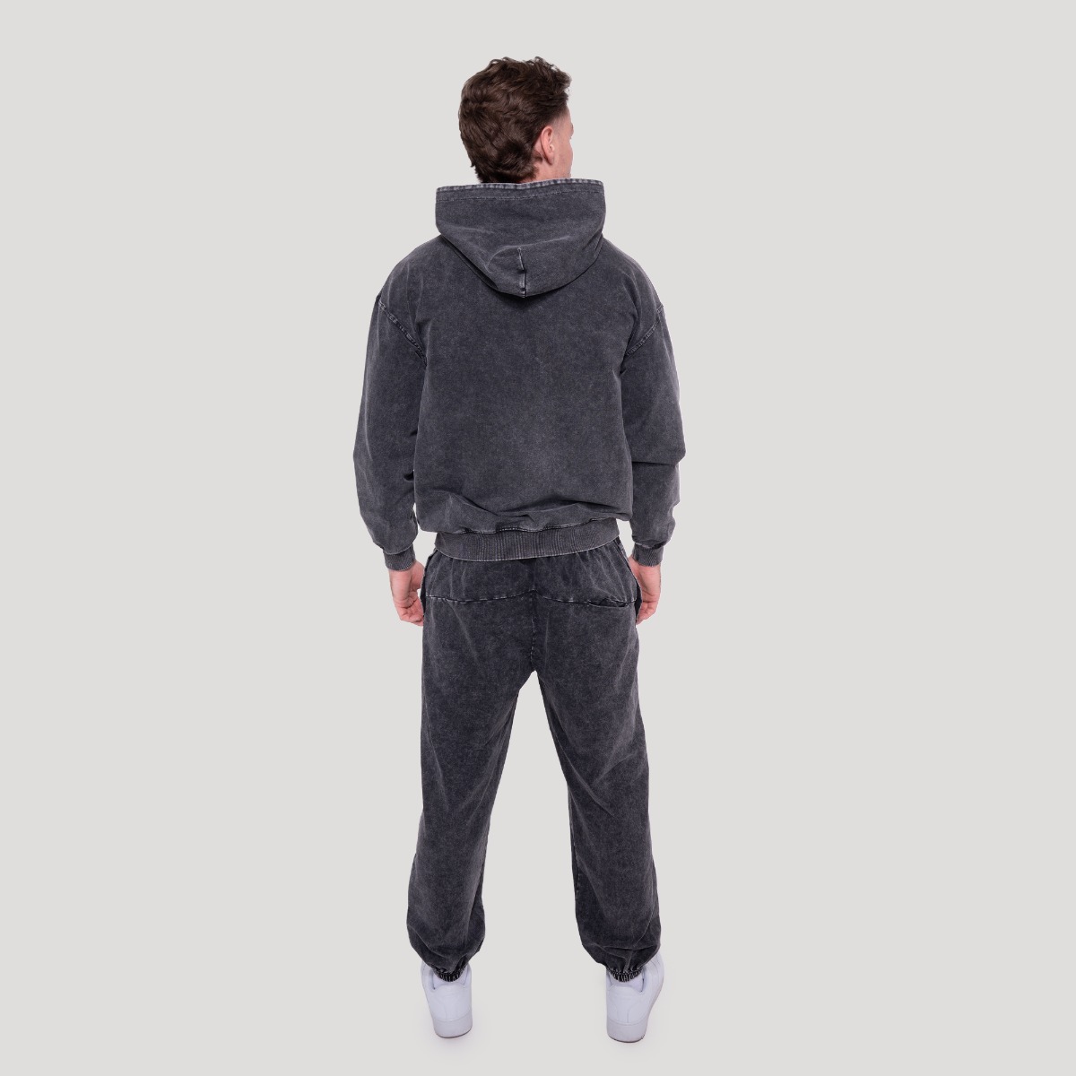 GymBeam Mikina Abyss Charcoal - Velikost: S | Barva: Čierna | Hmotnost: 0,83 kg | Balení: 28 · záber 6