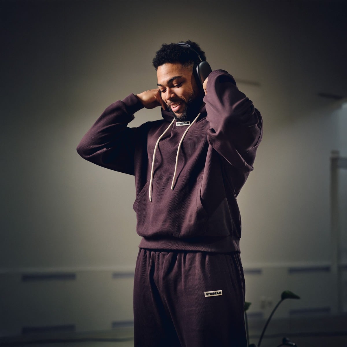 GymBeam Aura Hoodie Tee Brown