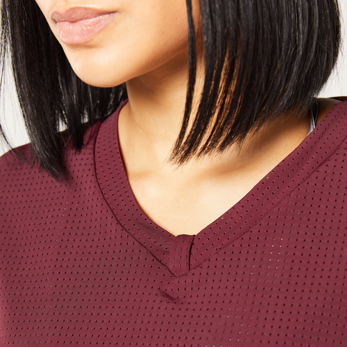 SQUATWOLF Dámské tričko Code Crop V Neck Red (obrázek 3)