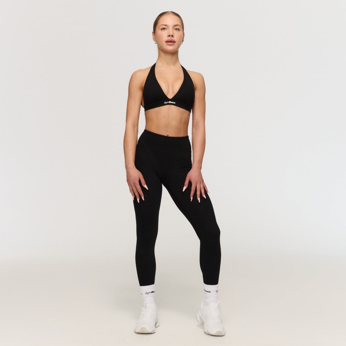 Sportovní podprsenka Halter Fierce Black - GymBeam černá XS