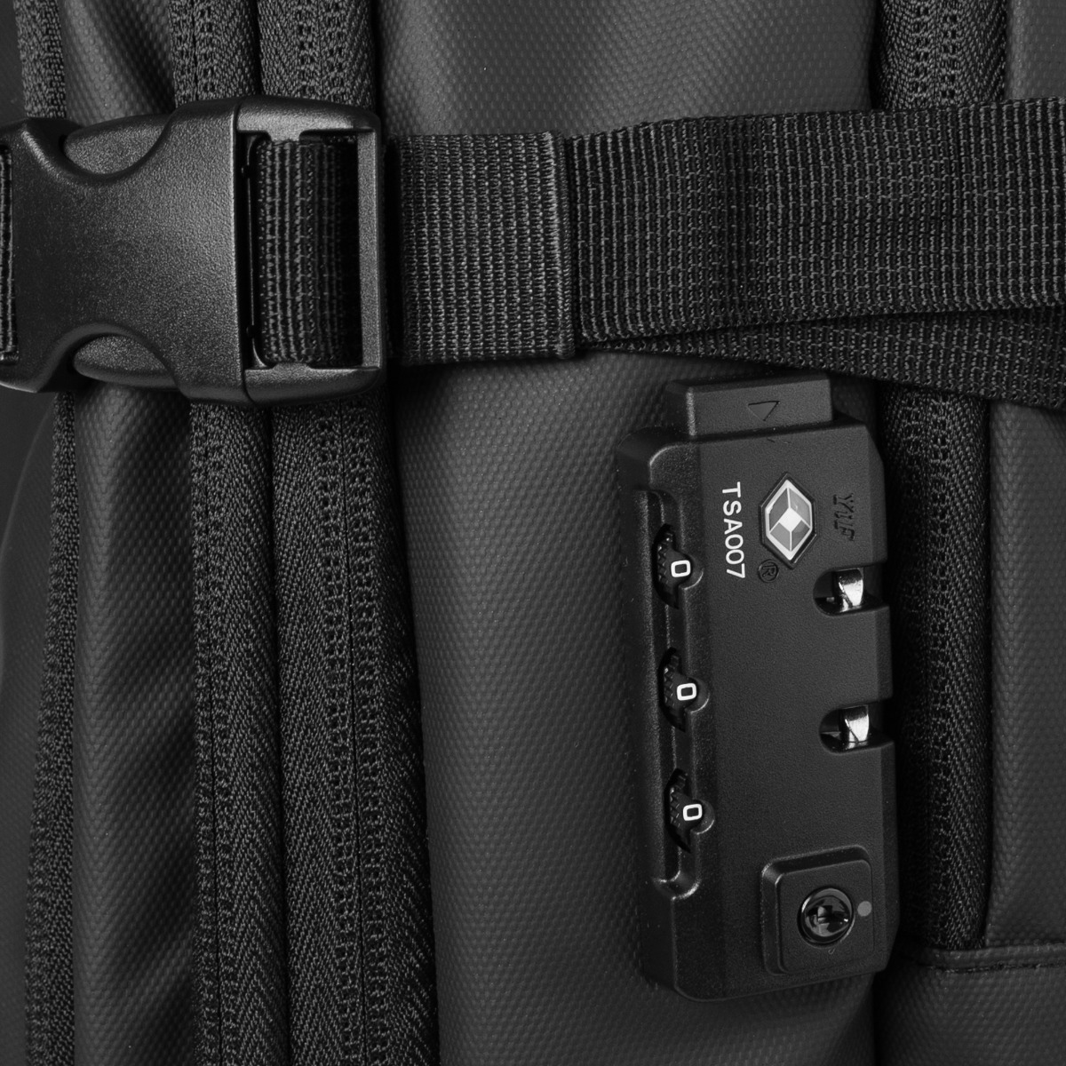 GymBeam Batoh FlyBag Medium Black (obrázek 7)