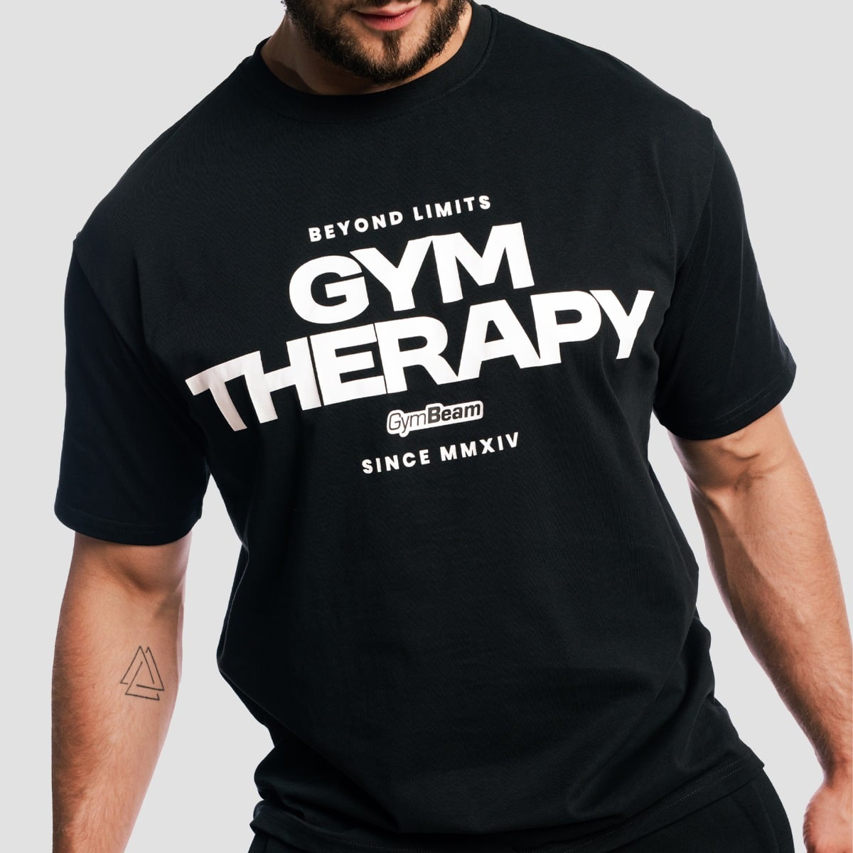 GymBeam Tričko Gym Therapy Black (obrázek 4)