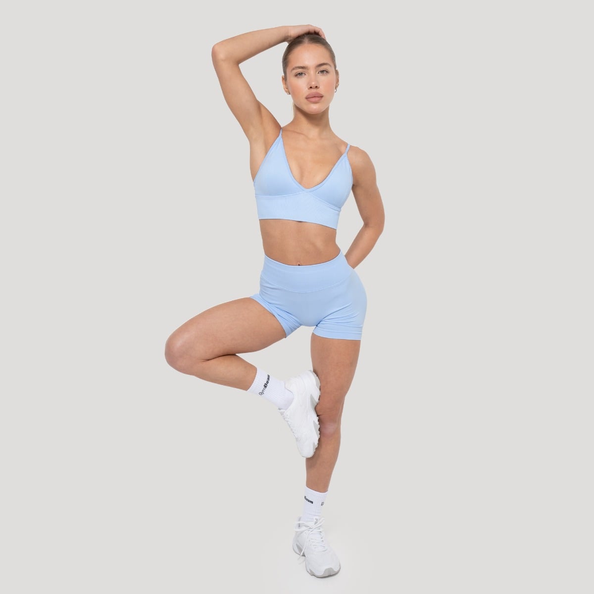 GymBeam Sportovní podprsenka Luma Baby Blue - Velikost: XS | Barva: Modrá | Hmotnost: 0,078 kg | Balení: 145 · záber 8