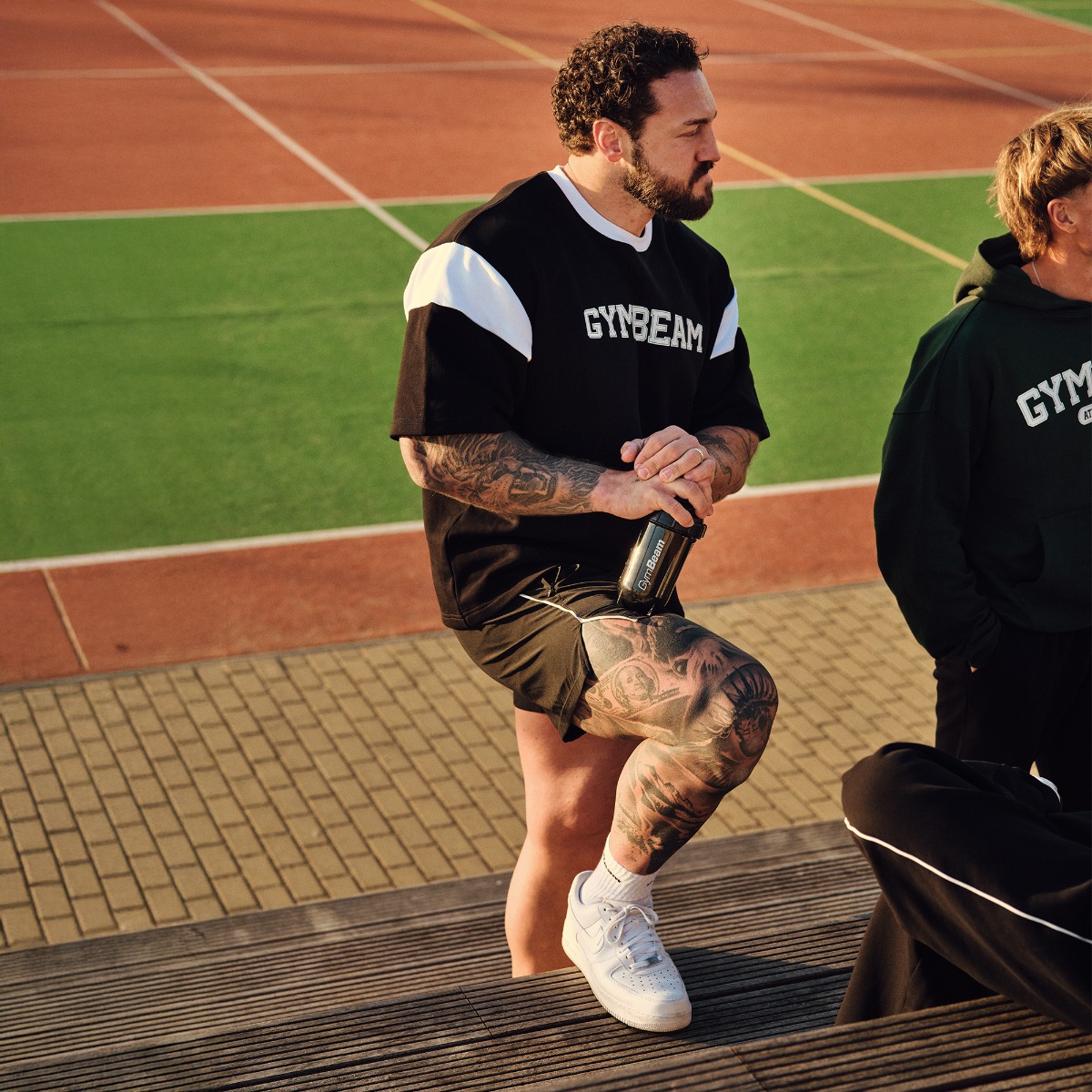 GymBeam Tričko Premium Heavyweight Varsity Black (obrázek 5)