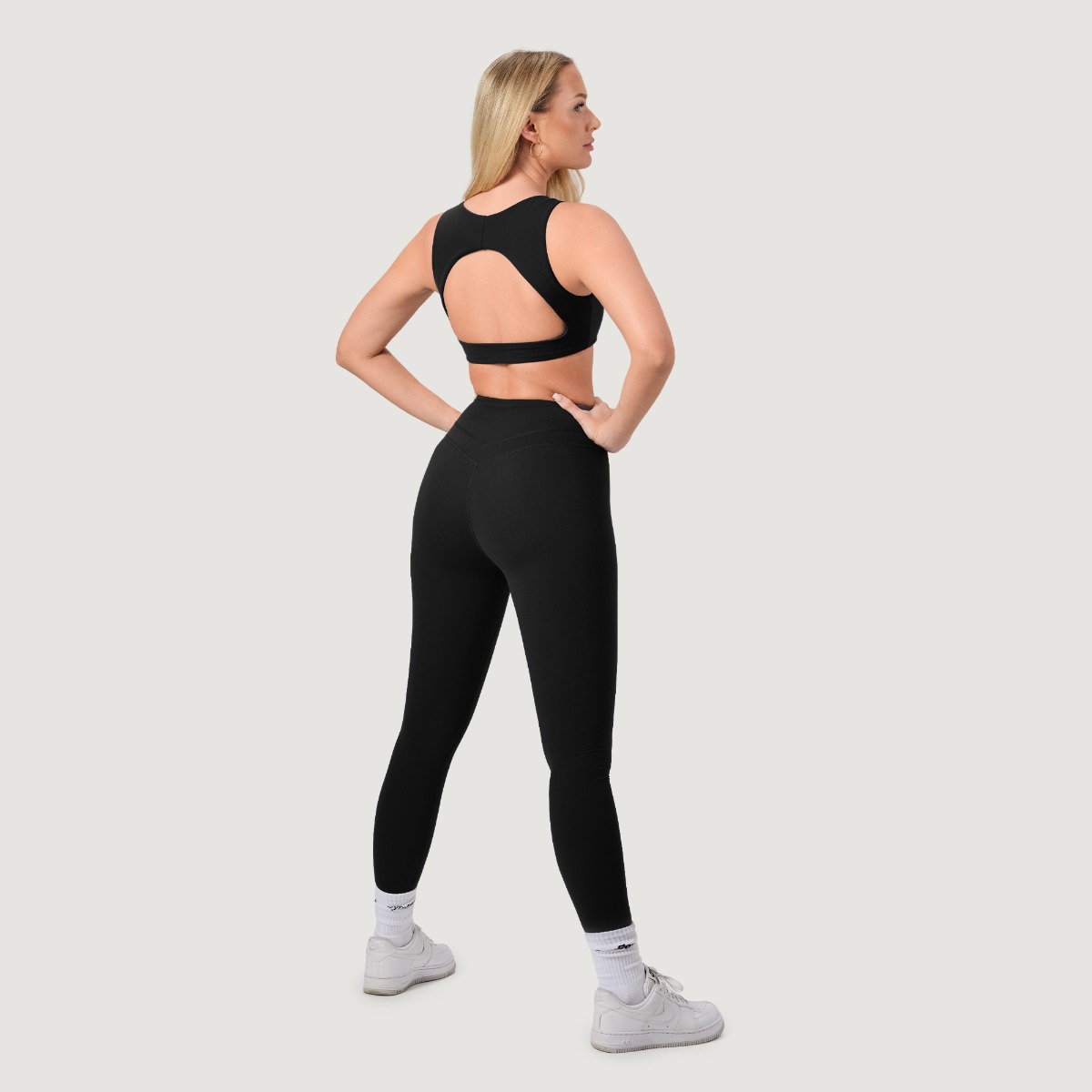 Sportovní podprsenka NEO Black - GymBeam černá S