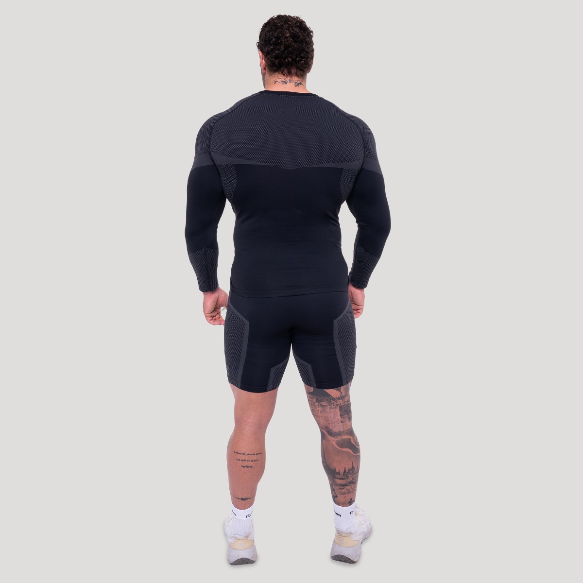 GymBeam Bezešvé tričko s dlouhým rukávem OG1 Black/Grey - Velikost: XXL | Barva: Čierna | Hmotnost: 0,355 kg | Balení: 60 · záber 7