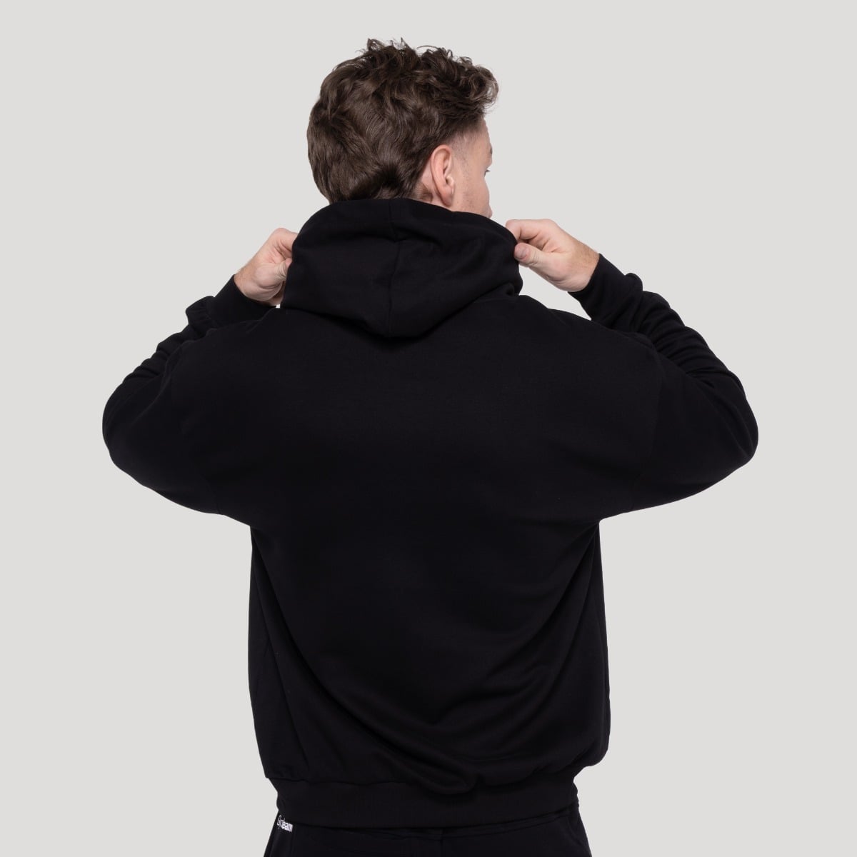 GymBeam Mikina Thorn Black (obrázek 4)