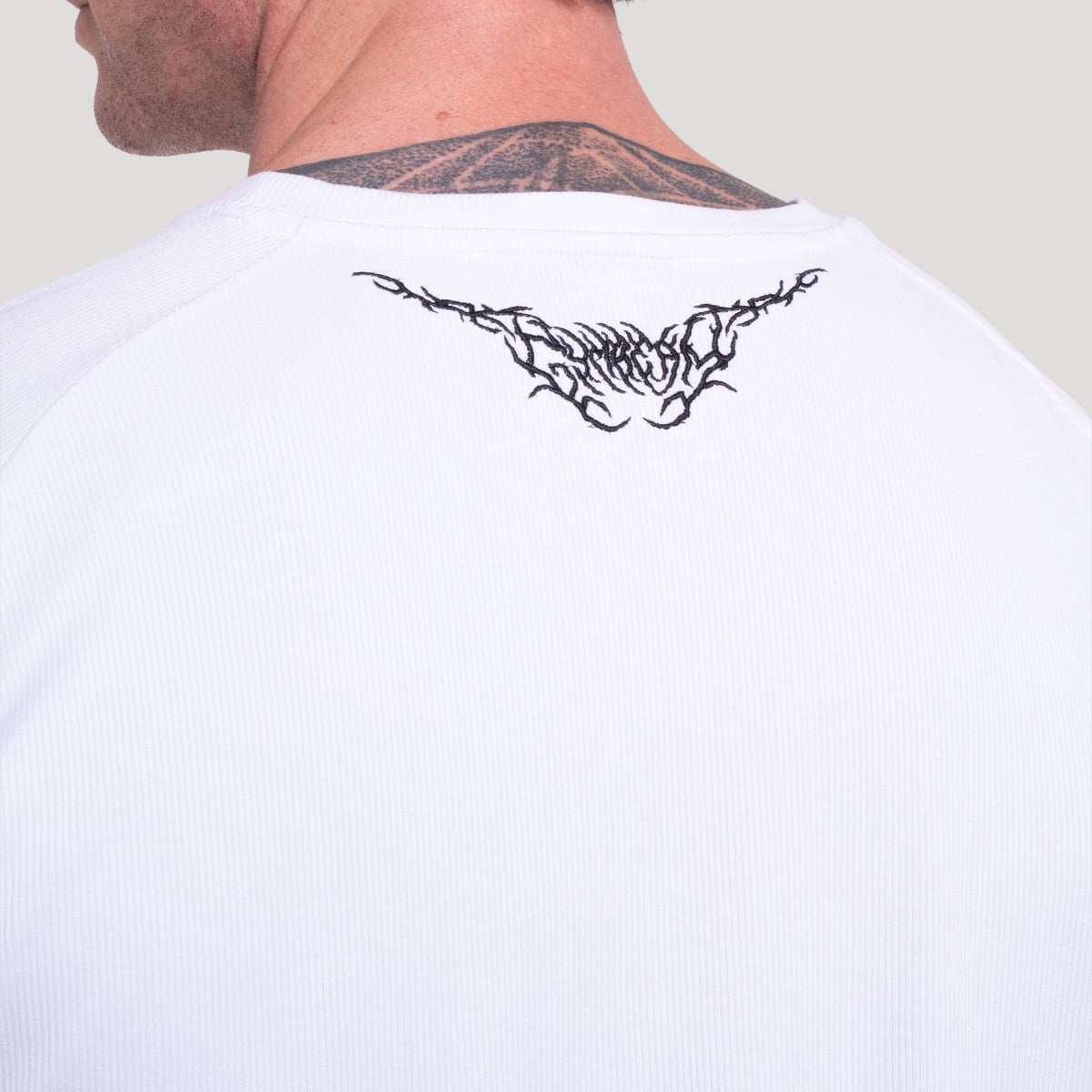 GymBeam Tričko Tribal Ribbed White (obrázek 3)