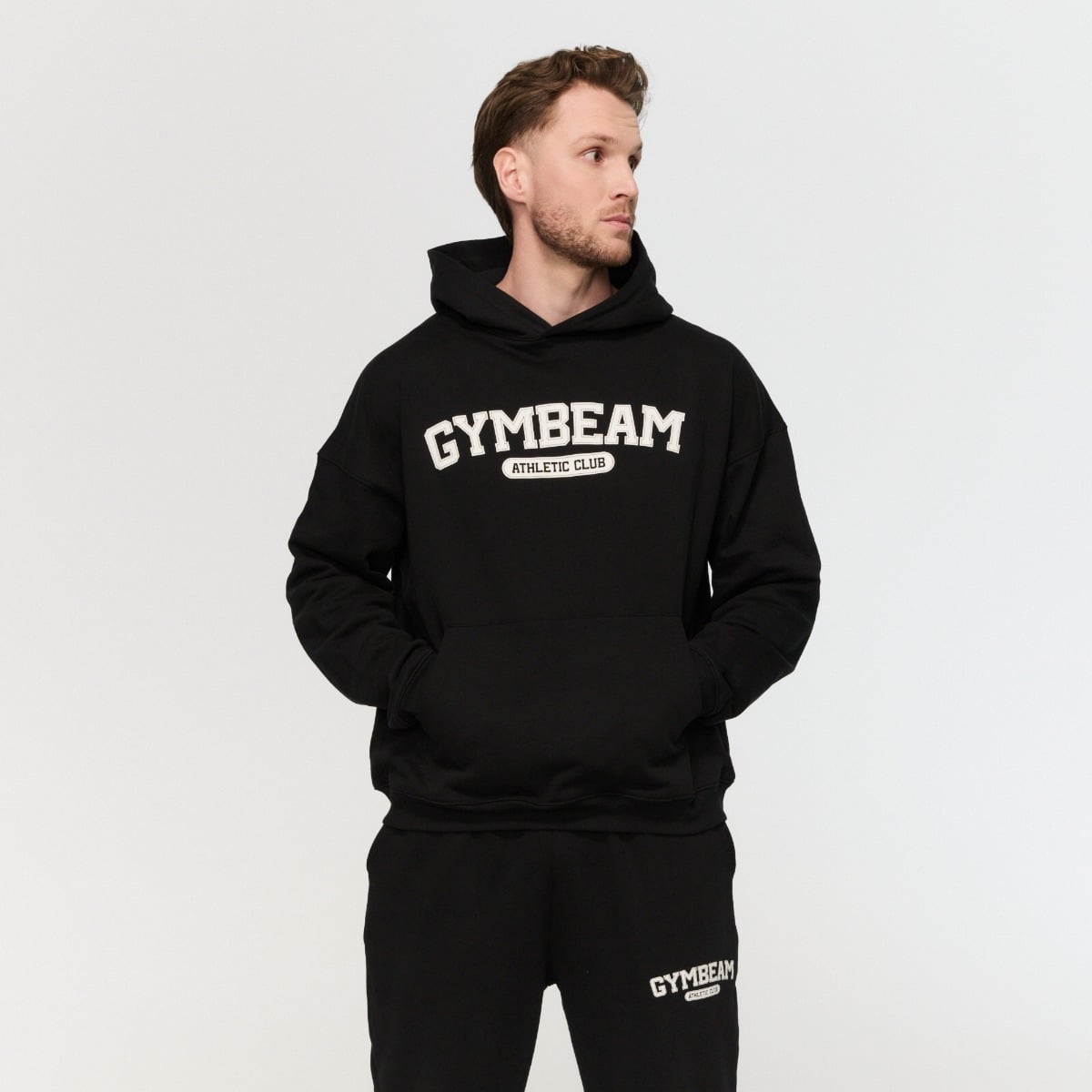 GymBeam Mikina Varsity Black (obrázek 3)