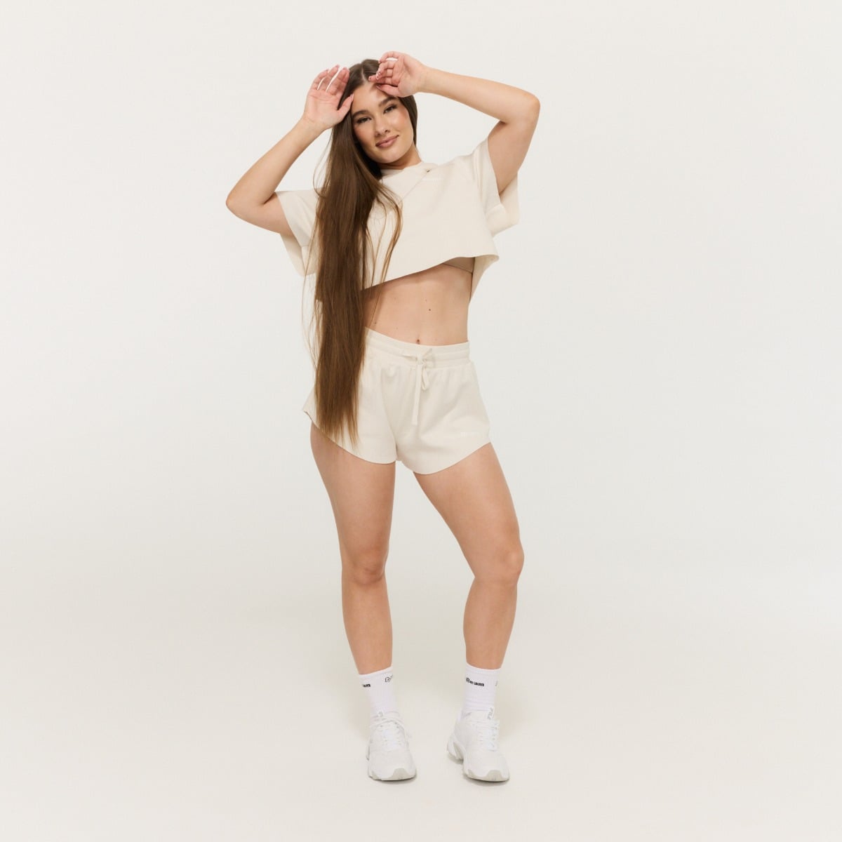 GymBeam Women‘s Relay Cropped Hoodie Pearl (obrázek 5)