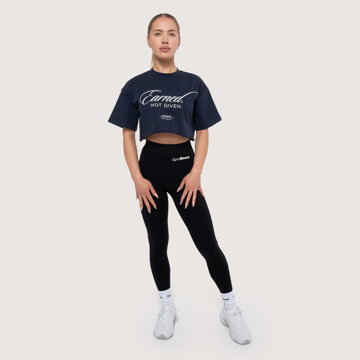 GymBeam Women‘s Earned Cropped T-shirt Midnight - Velikost: S | Barva: Modrá | Hmotnost: 0,1365 kg | Balení: 37 · záber 6