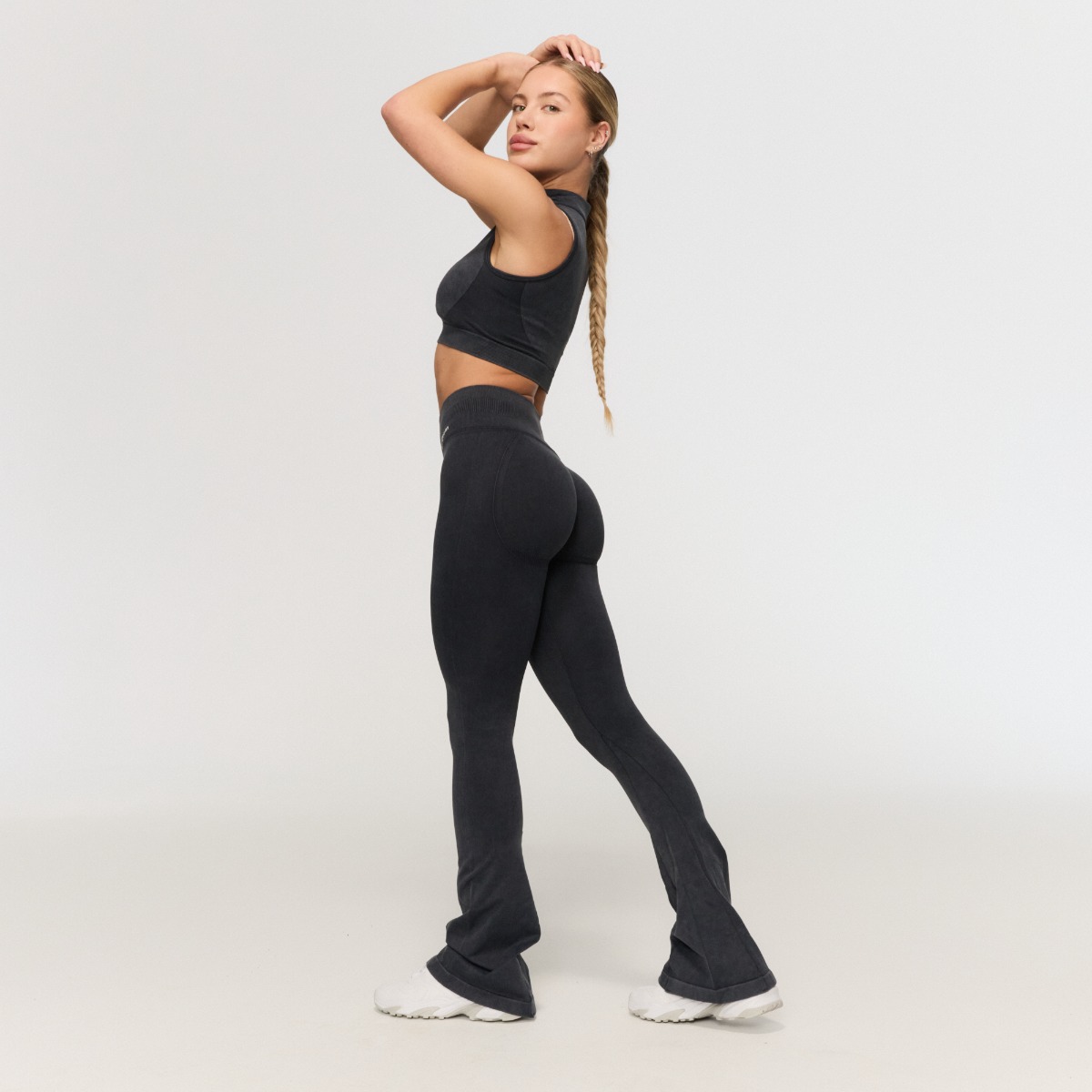 GymBeam Women‘s Fierce Seamless Pants Dark Grey (obrázek 5)