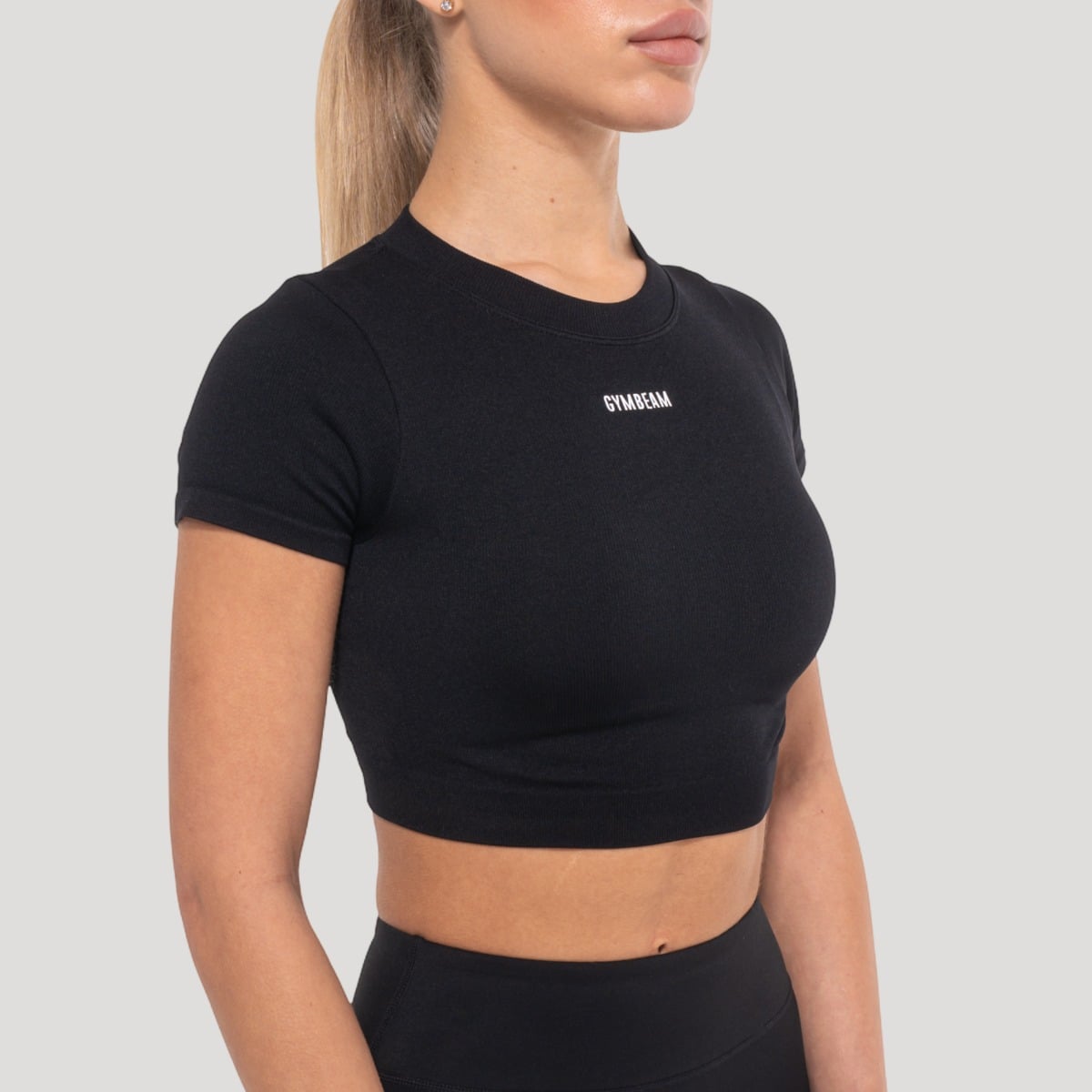 Dámský top Crop Flow Black - GymBeam