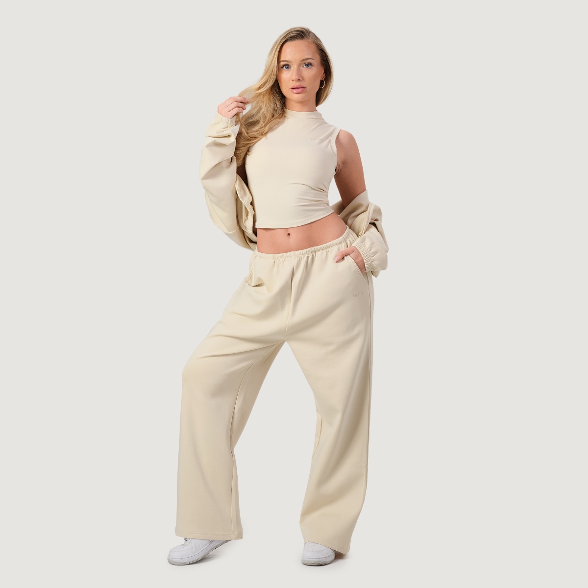GymBeam Women‘s NEO Joggers Almond (obrázek 5)