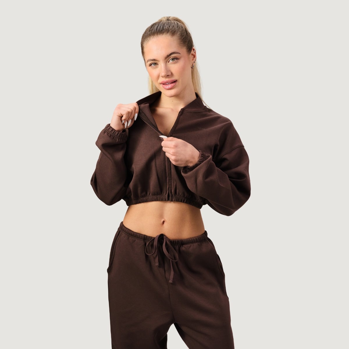 Women‘s NEO Zip-Up Sweatshirt Mocha - GymBeam