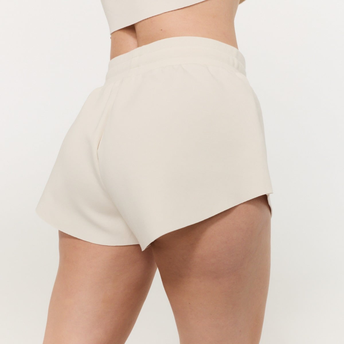 GymBeam Women‘s Relay Shorts Pearl (obrázek 4)