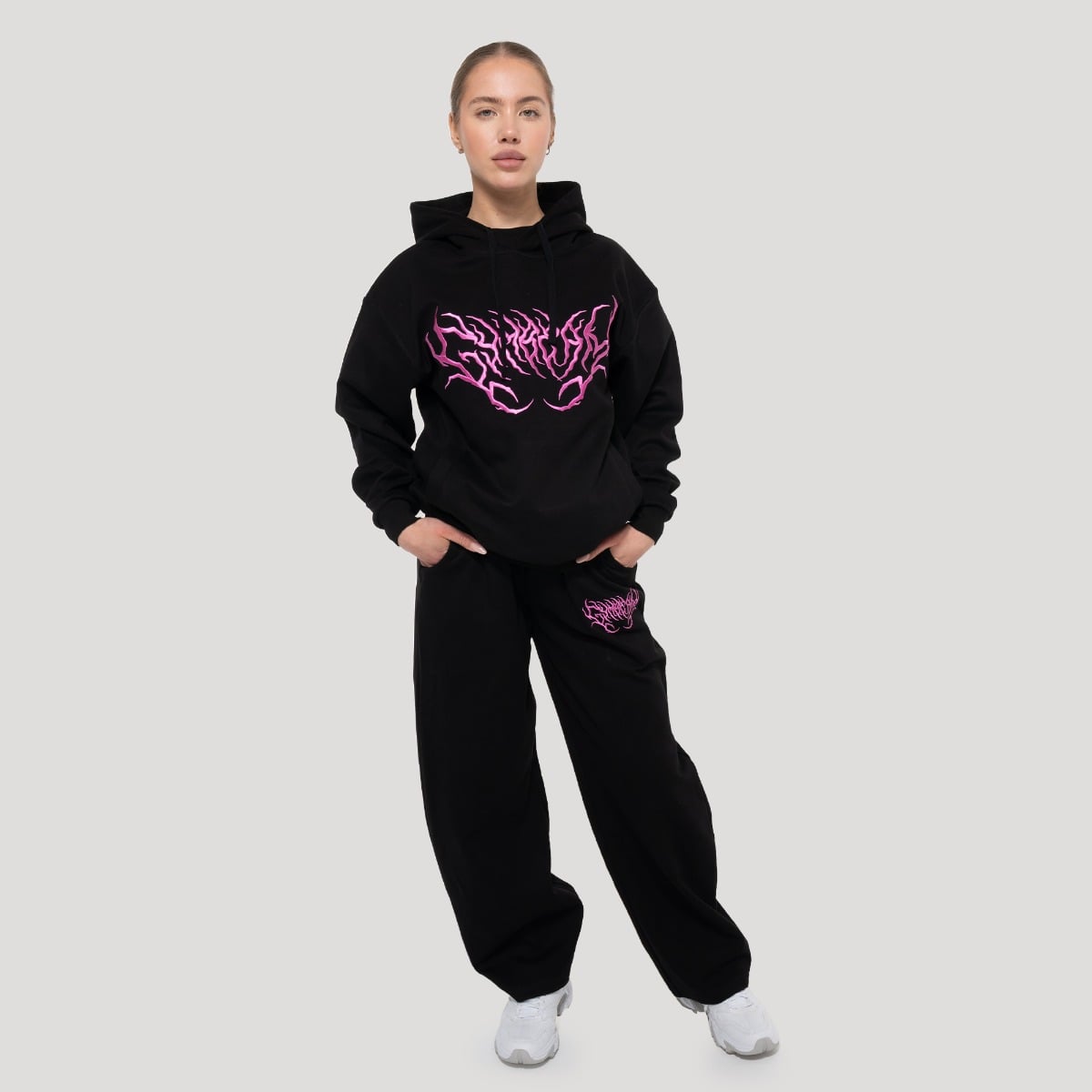 GymBeam Dámská mikina Thorn Black - Velikost: XL | Barva: Čierna | Hmotnost: 0,69 kg | Balení: 30 · záber 7