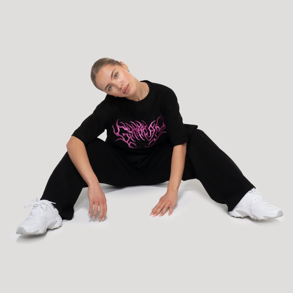 GymBeam Dámské tepláky Thorn Black (obrázek 5)