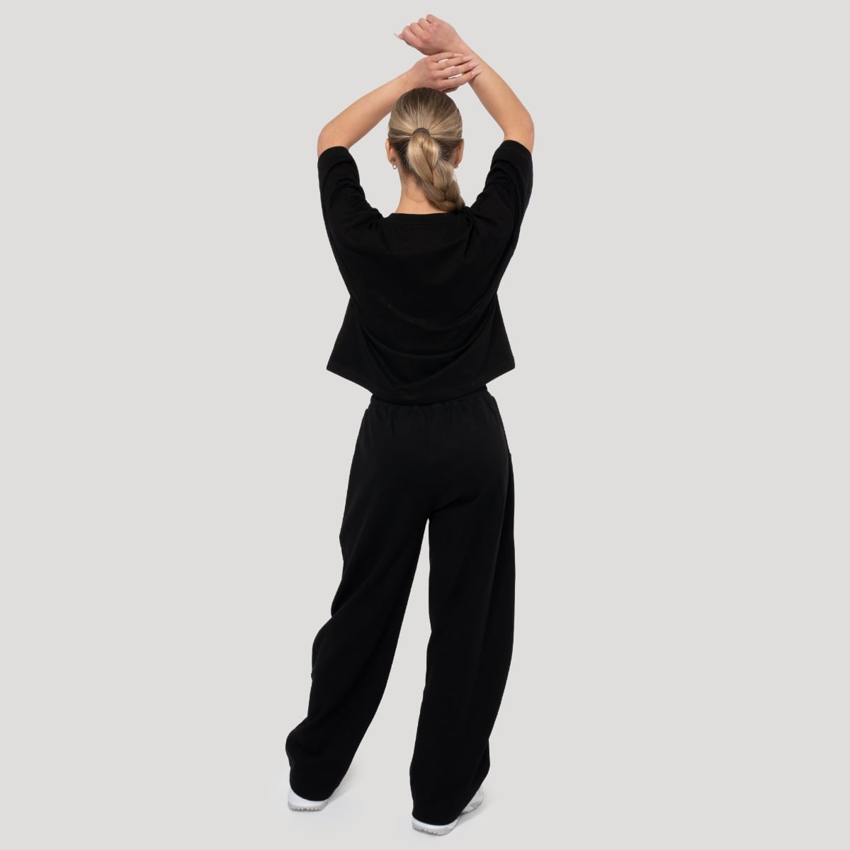 GymBeam Dámské tepláky Thorn Black - Velikost: XL | Barva: Čierna | Hmotnost: 0,5992 kg | Balení: 35 · záber 6