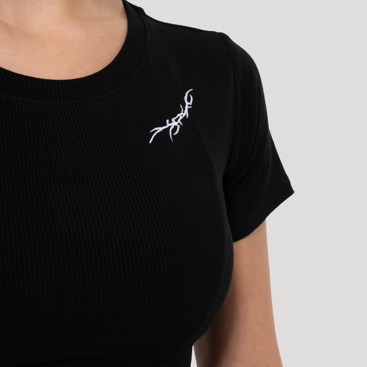 GymBeam Dámské tričko Tribal Ribbed Black (obrázek 3)