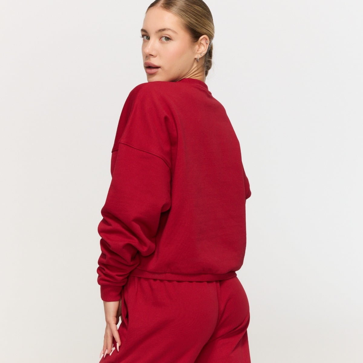 GymBeam Women‘s Varsity Sweatshirt Red (obrázek 5)