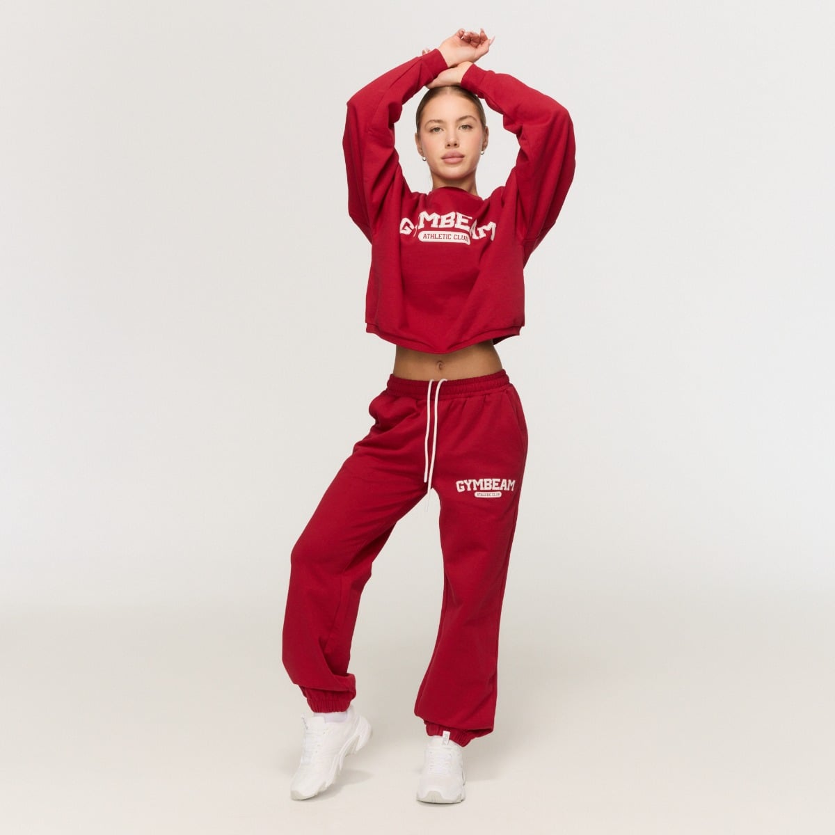 GymBeam Women‘s Varsity Sweatshirt Red - Velikost: XS | Barva: Červená | Hmotnost: 0,4622 kg | Balení: 30 · záber 6