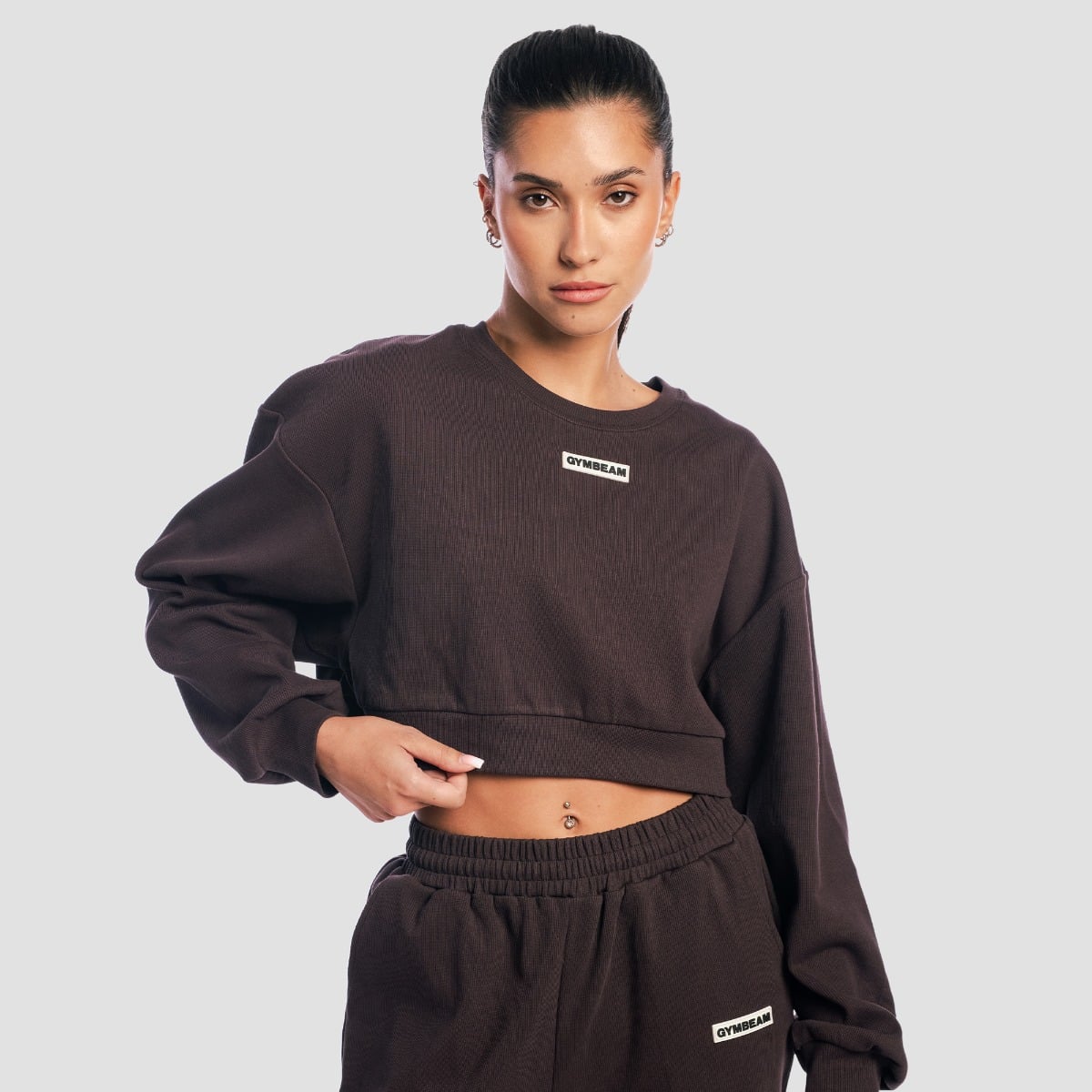 GymBeam Dámská mikina Cropped Aura Tee Brown (obrázek 3)