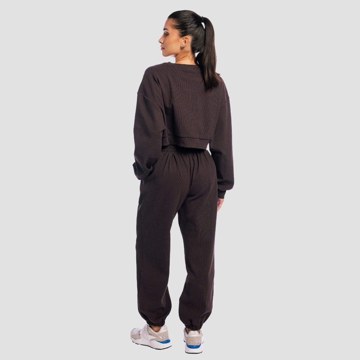 GymBeam Dámská mikina Cropped Aura Tee Brown (obrázek 5)
