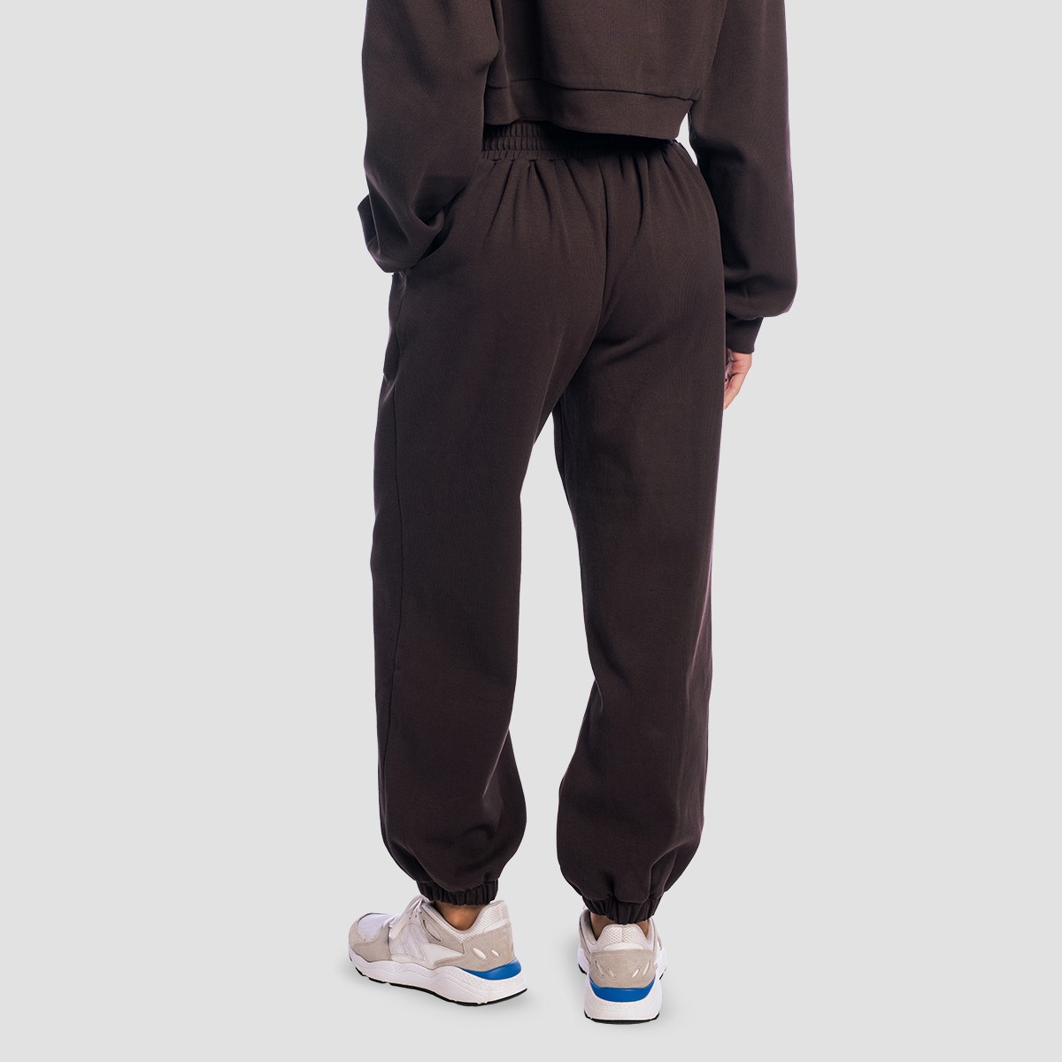 GymBeam Dámské tepláky Aura Tee Brown (obrázek 4)