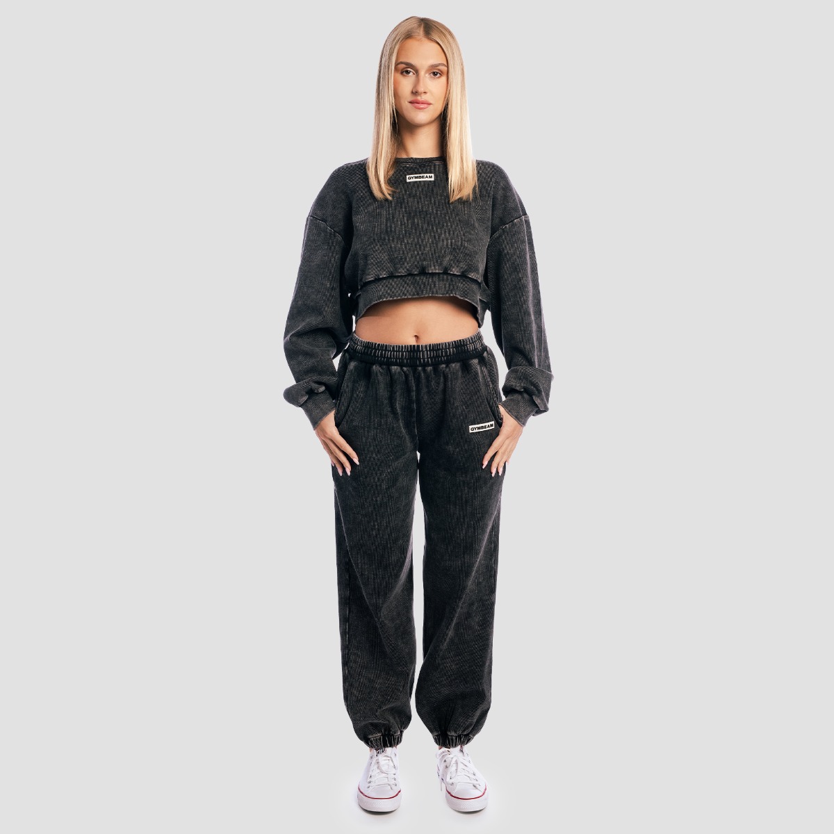 GymBeam Dámské tepláky Aura Washed Black (obrázek 4)