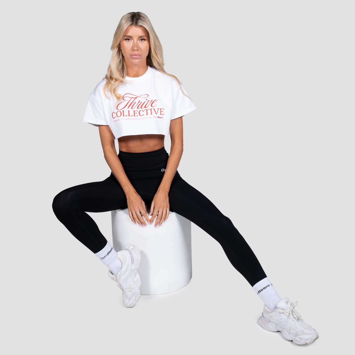 GymBeam Women‘s Thrive Cropped T-shirt White (obrázek 3)